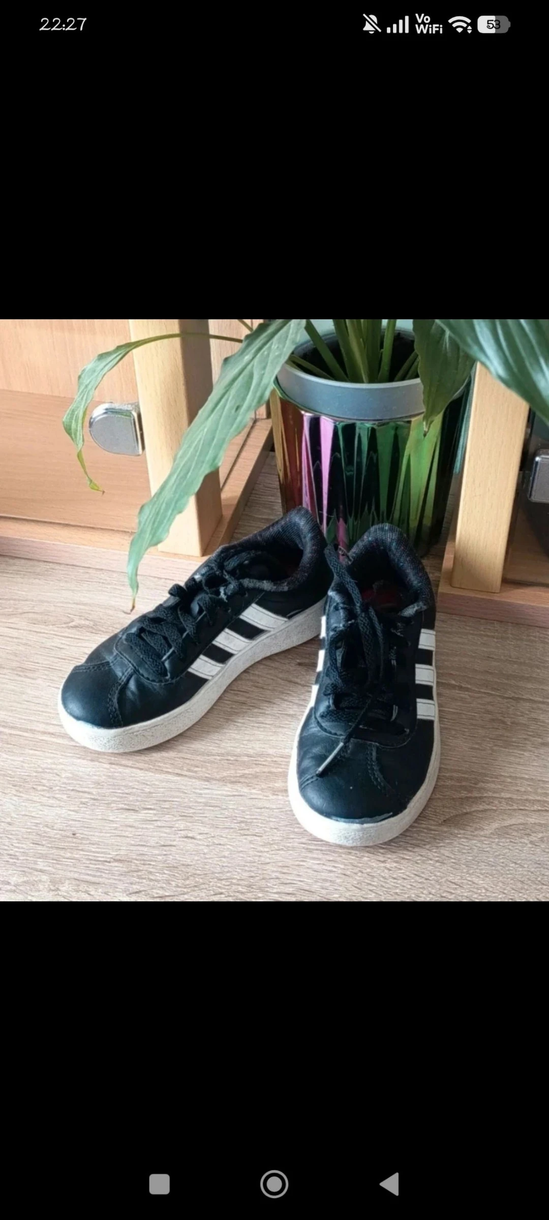 Baskets Adidas garçon noires et blanches 4 ans